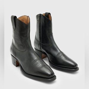 John Varvatos Walker boot. Size 8 or 8.5. Wanted to buy